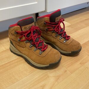 Columbia Women's Newton Ridge Plus Waterproof Amped Hiking Boot